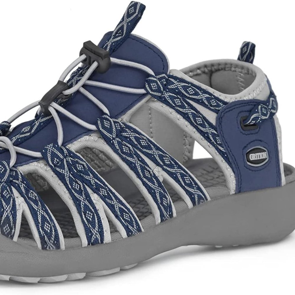 NEW Women's Athletic Shoes Waterproof Athleisure Waterproof 6 / 6.5 New in Box